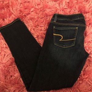 American Eagle Size 4 SHORT skinny Jeans